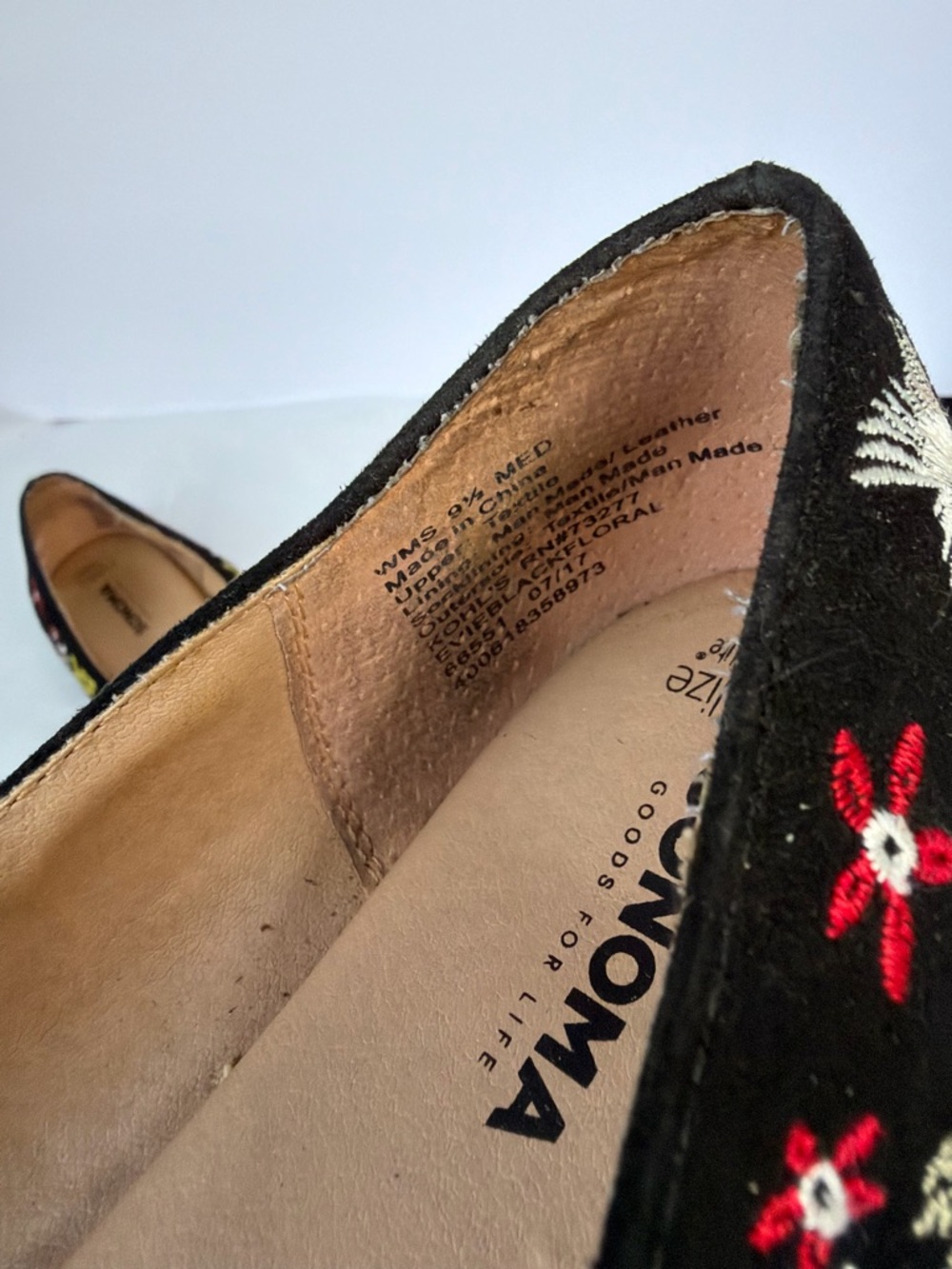 Kohl's Black Floral Embroidered Ballet Flats - Picture 5 of 7